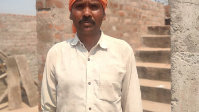 10 हजार की सहायता राशि बनी सहारा, बेटियों की पढ़ाई में लगा रहे शिवलाल