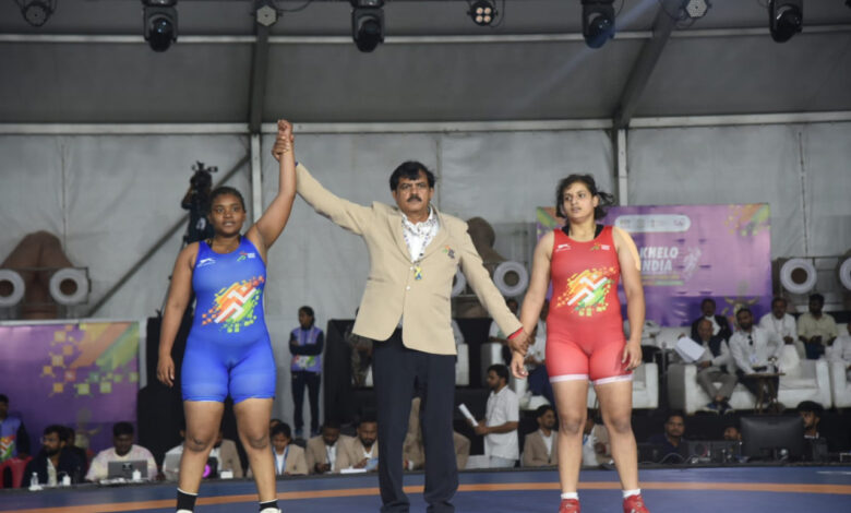 कुश्ती स्पर्धा के तीसरे दिन भी जारी रहा मुकाबले का रोमांच, खिलाड़ियों ने जीत के लिए लगाया दम