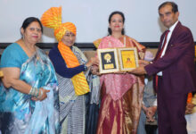 डॉ. रेशमा अंसारी को पुष्पदेवी साहित्याचार्य विभूषण सम्मान