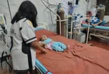 बचेली मार्ग पर अनियंत्रित कार पलटी, 8 घायल, 1 गंभीर