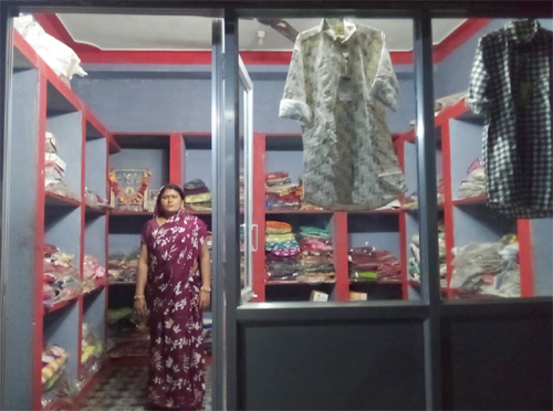 महिला सशक्तिकरण और आत्मनिर्भरता की प्रेरक मिसाल जानकी, बदली अपनी और गांव की तस्वीर