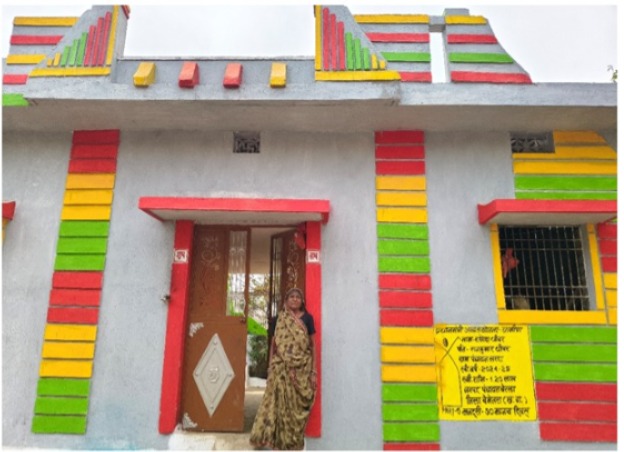 प्रधानमंत्री आवास योजना से बदली जिंदगी, दशोदा जर्जर झोपड़ी से पक्के घर तक पहुँची