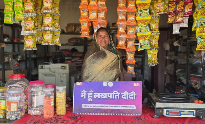बिहान से जुड़कर भगवती की बदली किस्मत, ईंट निर्माण और किराना व्यवसाय से बनीं लखपति दीदी