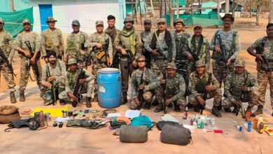 नक्सलियों द्वारा छिपाकर रखे गए कई विस्फोटक सामग्री बरामद