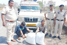बोलेरो एम्बुलेंस से 10 लाख के गांजा ला रहे महाराष्ट्र के दो तस्कर गिरफ्तार