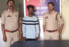 धारदार हथियार लेकर लोगों को डरा-धमका रहा एक आरोपित गिरफ्तार