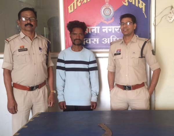 धारदार हथियार लेकर लोगों को डरा-धमका रहा एक आरोपित गिरफ्तार