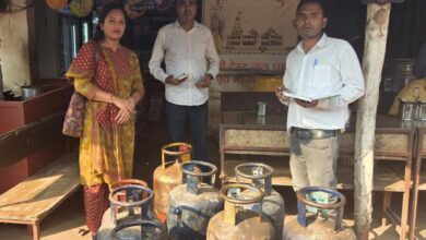 बस्तर में भी घरेलू गैस सिलेंडर की मांग दोगुना होने से आपूर्ति प्रभावित, छापेमारी जारी बस्तर में भी घरेलू गैस सिलेंडर की मांग दोगुना होने से आपूर्ति प्रभावित, छापेमारी जारी