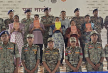 दंतेवाड़ा में 9 लाख के ईनामी 5 नक्सलियों ने किया आत्मसमर्पण