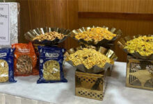 केन्द्रीय जेल रायपुर के बंदियों द्वारा निर्मित नमकीन उत्पादों का विधानसभा सदस्यों ने लिया आनंद