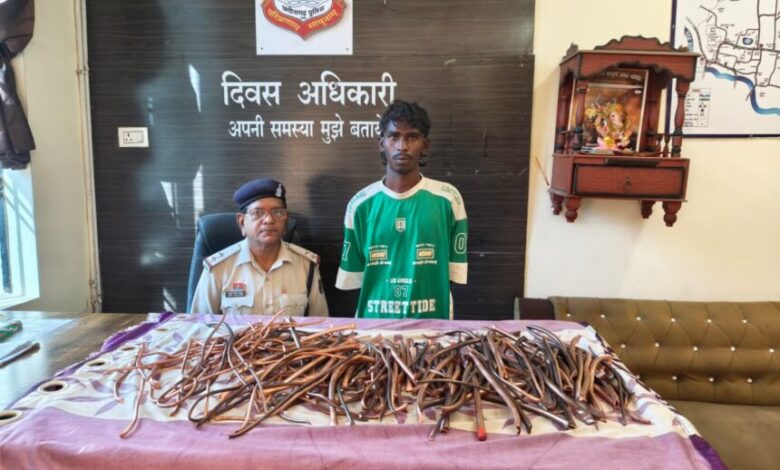 ब्यूटी सैलून और इलेक्ट्रॉनिक दुकान से एसी कॉपर पाइप चोरी करने वाला शातिर चोर गिरफ्तार ब्यूटी सैलून और इलेक्ट्रॉनिक दुकान से एसी कॉपर पाइप चोरी करने वाला शातिर चोर गिरफ्तार