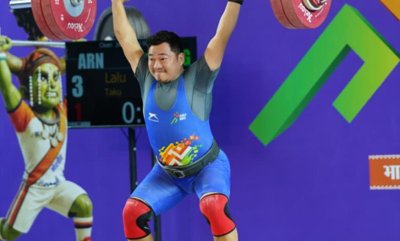 भारोत्तोलन के 94 किलोग्राम पुरुष वर्ग में अरुणाचल के लालू ताकू ने मारी बाजी