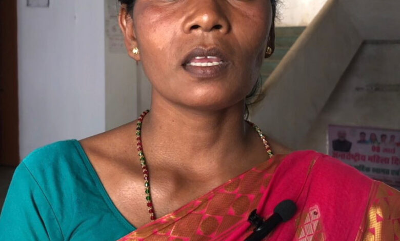 महतारी वंदन योजना से महिलाएं बन रहीं आत्मनिर्भर, महिलाएं अपनी छोटी मोटी जरूरतों को कर रही पूरी महतारी वंदन योजना से महिलाएं बन रहीं आत्मनिर्भर, महिलाएं अपनी छोटी मोटी जरूरतों को कर रही पूरी