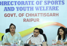 अंतरराष्ट्रीय मानकों के अनुरूप तैयार करें सभी खेल स्थलों को – यशवंत कुमार