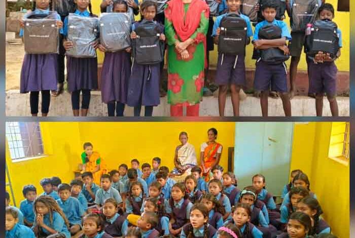 आमा डोंगरी स्कूल की शिक्षिका ने 70 बच्चों को स्कूल बैग का किया वितरण