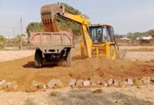 गोकुलपुर में अवैध प्लॉटिंग पर बड़ी कार्रवाई, सड़क निर्माण ध्वस्त कर सामग्री जब्त