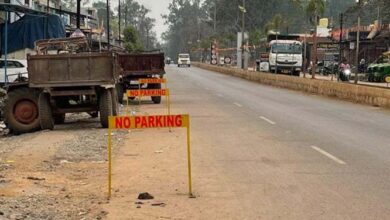 अंतागढ़ मार्ग पर लगा नो पार्किंग बोर्ड से हादसे का खतरा