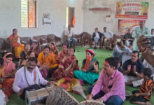 लोधेश्वरधाम में होली मिलन संपन्न, खेली फूलो की होली