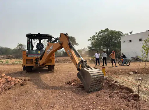 भाठागांव के शंकरा विहार में अवैध प्लाटिंग पर चला निगम का बुलडोजर, एफआईआर दर्ज कराने की चल रही तैयारी