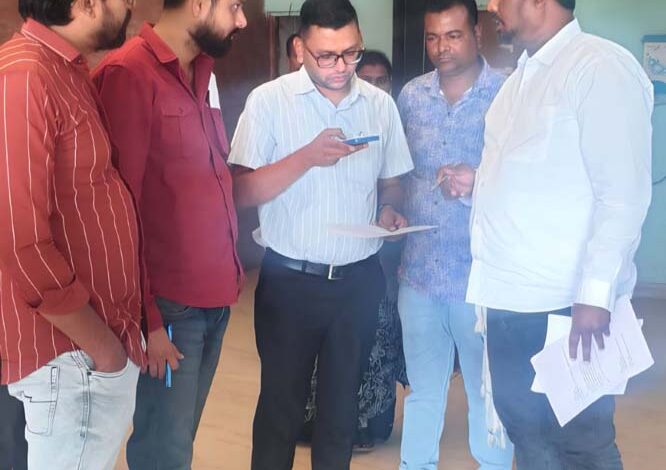 वार्ड क्रमांक 44 के पार्षद ने निगम आयुक्त को सौंपा ज्ञापन