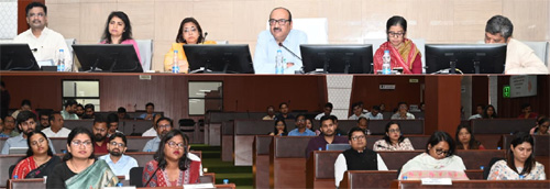 एलडब्ल्यूई प्रभावित 08 जिलों के परिवारों की आय 30 हजार रुपये प्रतिमाह तक बढ़ाने का लक्ष्य एलडब्ल्यूई प्रभावित 08 जिलों के परिवारों की आय 30 हजार रुपये प्रतिमाह तक बढ़ाने का लक्ष्य