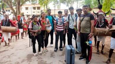 केरल की एथलेटिक्स टीम पहुंची जगदलपुर, पारंपरिक लोकनृत्य से हुआ भव्य स्वागत