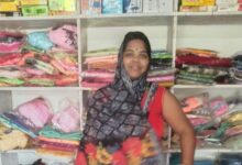 संघर्ष से सम्मान तक : कपड़ा दुकान ने बदली गायत्री की दुनिया