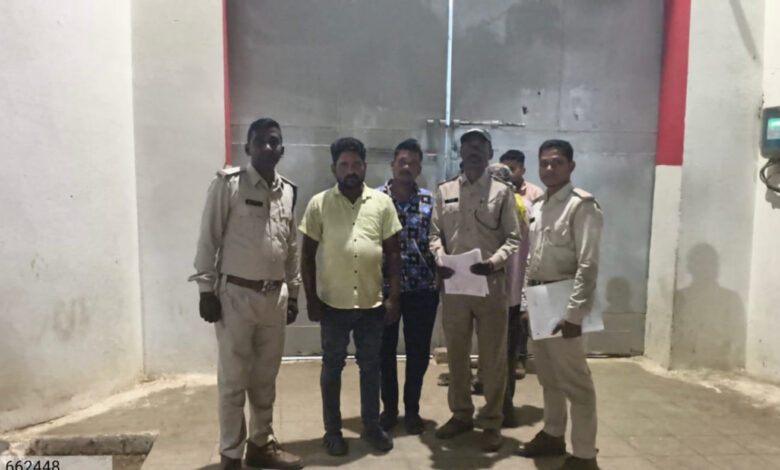 वन्य प्राणी शिकार की कोशिश हुआ नाकाम, एंटी पॉचिंग टीम ने दो आरोपियों को किया गिरफ्तार वन्य प्राणी शिकार की कोशिश हुआ नाकाम, एंटी पॉचिंग टीम ने दो आरोपियों को किया गिरफ्तार