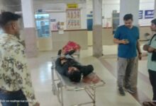 सड़क हादसा ट्रैक्टर की टक्कर से पति-पत्नी की मौत, 2 साल की बेटी घायल