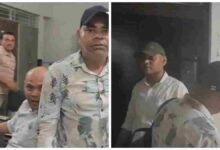 रीवा SDM कार्यालय में बाबू शराब पीते कैमरे में कैद, प्रशासन में हड़कंप