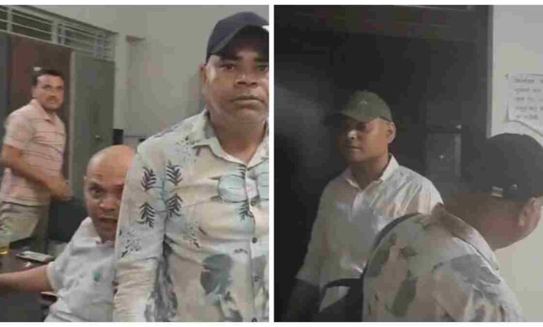 रीवा SDM कार्यालय में बाबू शराब पीते कैमरे में कैद, प्रशासन में हड़कंप