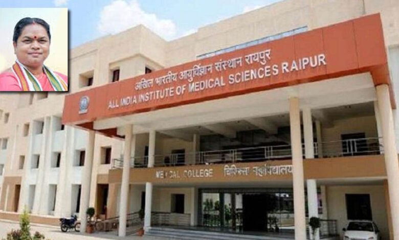 डॉक्टर और स्टाफ की कमी से मरीज परेशान, सांसद ने बिस्तरों की संख्या बढ़ाने की मांग की