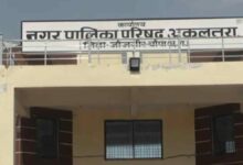 सीएमओ की शिकायत पर अकलतरा में अध्यक्ष-पार्षद के खिलाफ कार्रवाई