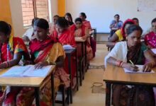 बस्तर की नई पहचान बंदूक से किताब की ओर, महापरीक्षा से साक्षरता की लहर