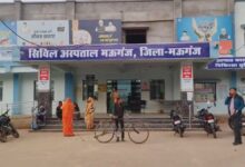 सरकारी अस्पताल में अव्यवस्था डॉक्टर लेट, आउटसोर्स स्टाफ मरीजों पर जिम्मेदार