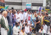 गैस सिलेंडर की बढ़ती कीमतों के खिलाफ कांग्रेस ने रायपुर में किया जोरदार विरोध प्रदर्शन