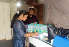 अवैध उत्पादन पर बड़ी कार्रवाई: बिल्स वॉटर ड्रिंको से 2016 बोतलें सीज, नमूने जांच के लिए भेजे गए