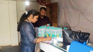 अवैध उत्पादन पर बड़ी कार्रवाई: बिल्स वॉटर ड्रिंको से 2016 बोतलें सीज, नमूने जांच के लिए भेजे गए