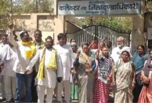 सरपंचों का जनपद सीईओ के खिलाफ मोर्चा, पद हटाने की मांग के साथ उग्र आंदोलन की चेतावनी