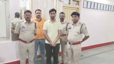 पुलिस ने रसल एक्का गैंग का भंडाफोड़ किया, 7 आरोपी गिरफ्तार पुलिस ने रसल एक्का गैंग का भंडाफोड़ किया, 7 आरोपी गिरफ्तार