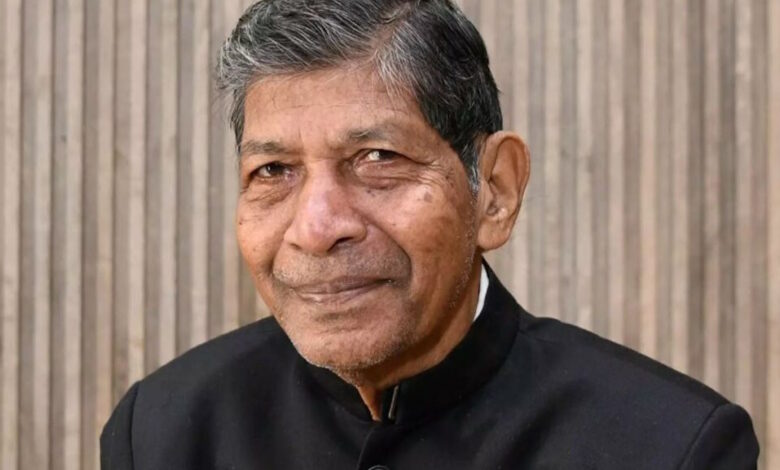 ननकी राम कंवर की शिकायत पर आयोग ने मुख्य सचिव को फ्लोरामैक्स मामले में जवाब देने को कहा ननकी राम कंवर की शिकायत पर आयोग ने मुख्य सचिव को फ्लोरामैक्स मामले में जवाब देने को कहा