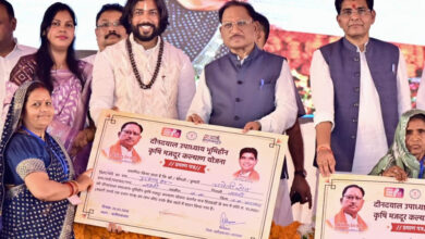 किसानों की खुशियों भरी होली के बाद अब भूमिहीन कृषि श्रमिकों की नवरात्रि भी हुई समृद्ध