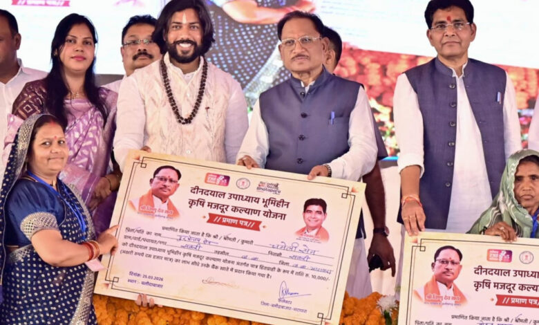 किसानों की खुशियों भरी होली के बाद अब भूमिहीन कृषि श्रमिकों की नवरात्रि भी हुई समृद्ध