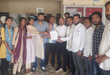 एनएसयूआई ने महाविद्यालय में छात्र संघ चुनाव बहाली की मांग काे लेकर सौंपा ज्ञापन
