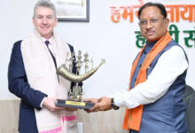 मुख्यमंत्री साय से आस्ट्रेलिया के महावाणिज्य दूत बर्नार्ड लिंच ने की सौजन्य मुलाकात