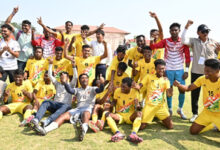 फुटबॉल में छत्तीसगढ़ को रजत पदक : फाइनल में कड़े मुकाबले में पश्चिम बंगाल से 0-1 से मिली हार