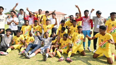 फुटबॉल में छत्तीसगढ़ को रजत पदक : फाइनल में कड़े मुकाबले में पश्चिम बंगाल से 0-1 से मिली हार