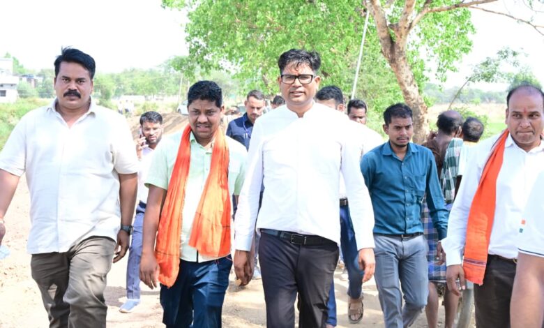 करोड़ों की लागत से बदल रहा पुसौर का स्वरूप- वित्त मंत्री चौधरी करोड़ों की लागत से बदल रहा पुसौर का स्वरूप- वित्त मंत्री चौधरी