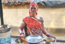 महतारी वंदन योजना से मिली नई दिशा, प्रेम बाई ने गुपचुप ठेले से बढ़ाई आय, परिवार को मिला मजबूत सहारा