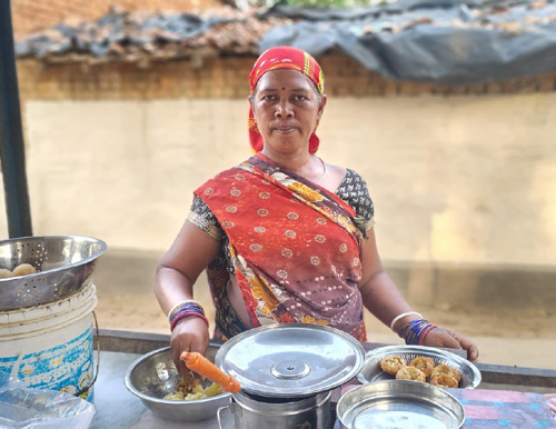 महतारी वंदन योजना से मिली नई दिशा, प्रेम बाई ने गुपचुप ठेले से बढ़ाई आय, परिवार को मिला मजबूत सहारा